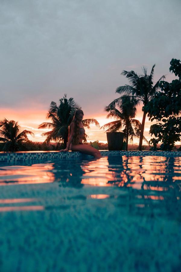 Lexias Hostel And Workspace - Siargao Catangnan Exterior photo